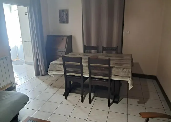 Maison Familiale A Maille Avec Velos